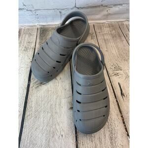 RUGGED SHARK Men’s Gray Clogs / Size: 9